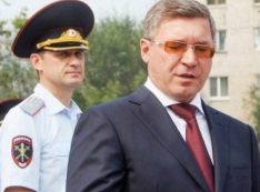 Как губернатор Якушев и генерал Корнеев имитируют борьбу с коррупцией