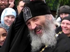 Это РПЦ! Монастырь, конкурирующий с УГМКовской «Ганиной Ямой», построил и возглавил Николай Романов, осужденный за умышленное убийство