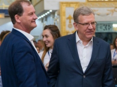 Развесистая клюква Андрея Симановского. Зачем торговец китайским ширпотребом и любимец губернатора Куйвашева «штампует» десятки ООО