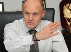 Пользуясь проблемами губернатора Юревича, сити-менеджер Челябинска Сергей Давыдов усиливает свои коррупционные возможности