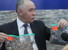 Соратника Владимира Путина дискредитируют отношением к Евгению Ройзману и его подельникам